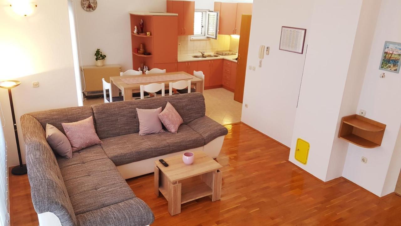 Apartments Edita Makarska Bagian luar foto