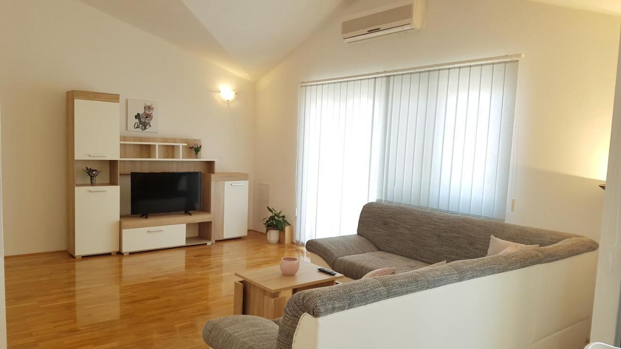 Apartments Edita Makarska Bagian luar foto