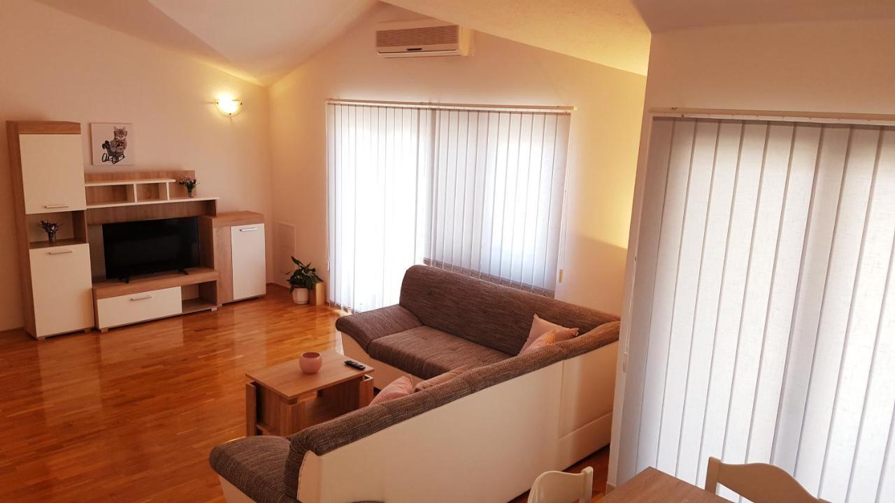Apartments Edita Makarska Bagian luar foto