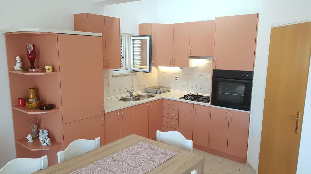 Apartments Edita Makarska Bagian luar foto