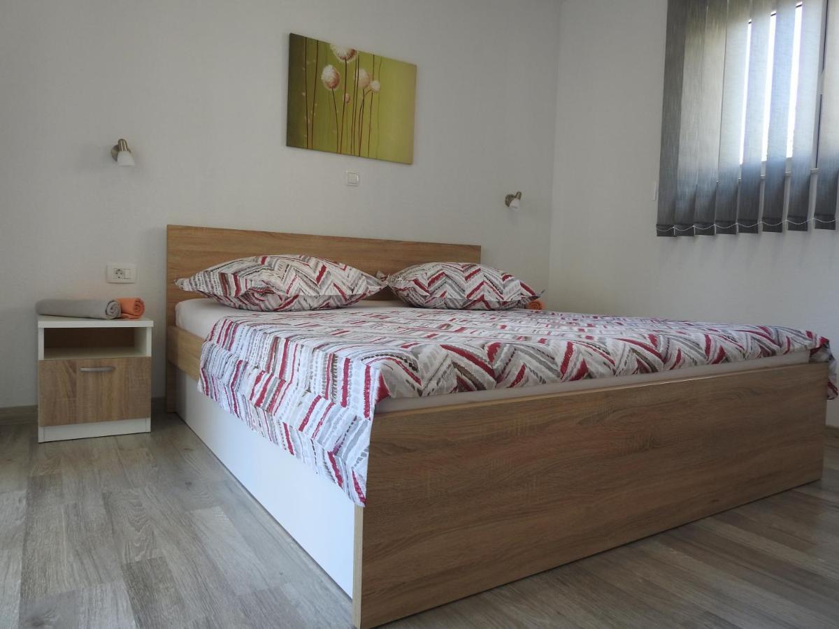 Apartments Edita Makarska Bagian luar foto