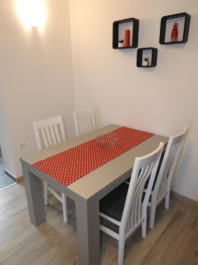 Apartments Edita Makarska Bagian luar foto